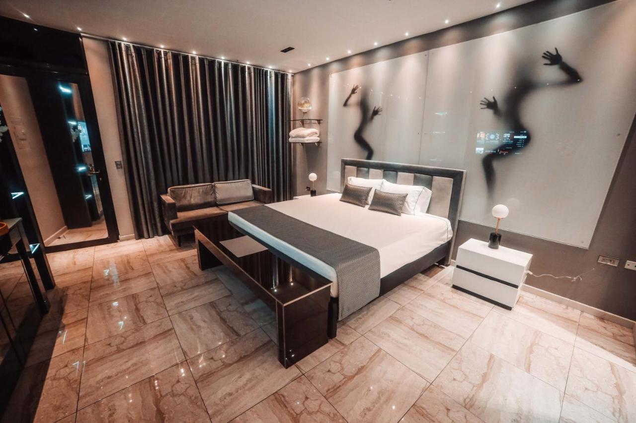 1Million Luxury Suites Medellin Exterior photo